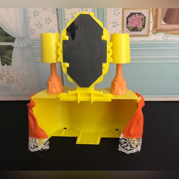 Vintage 1970’s AMSCO for Topper Dawn’s Apartment Vanity & Stool Orange Yellow - Picture 4 of 6